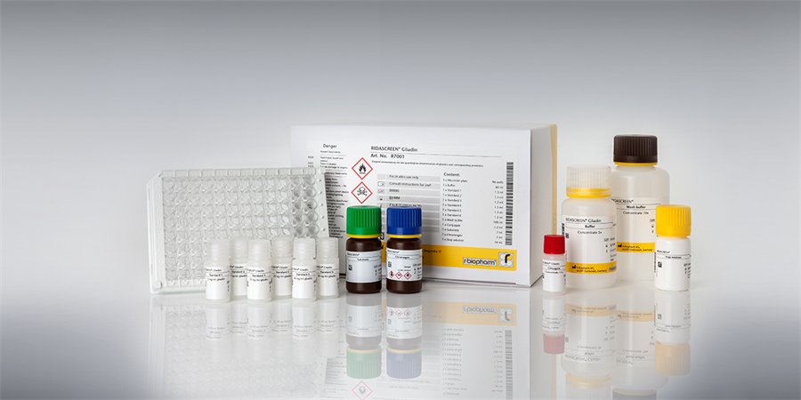 독일 R-Biopharm RIDASCREEN 분석 키트. 96웰 마이크로플레이트와 시약 병, 제품 상자.